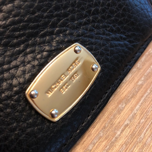 Michael Kors Handbags - MK wallet